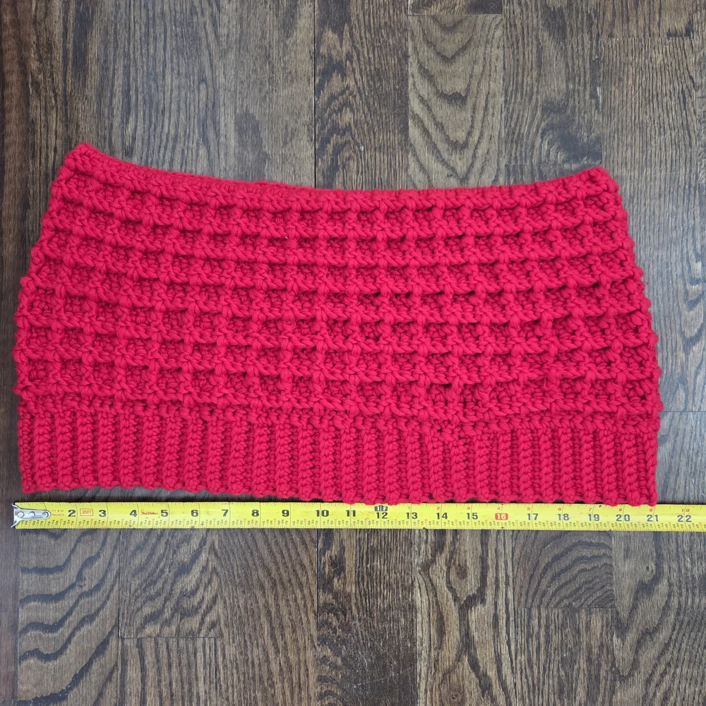 Red‎ Knitted Cowl